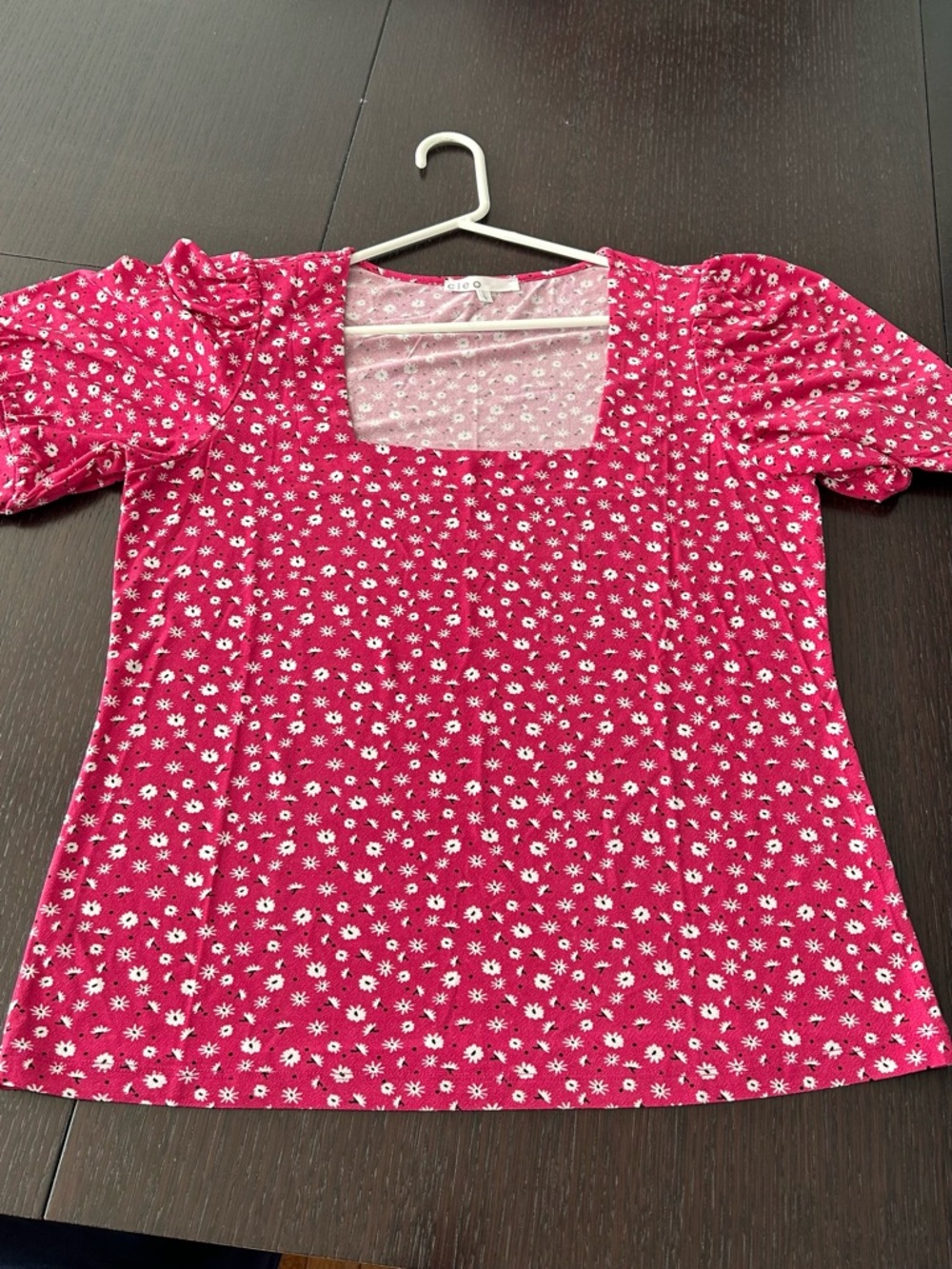 Cleo Square Neck All-Over Floral Puff-Sleeve Top in Berry Size L - Picture 6 of 10